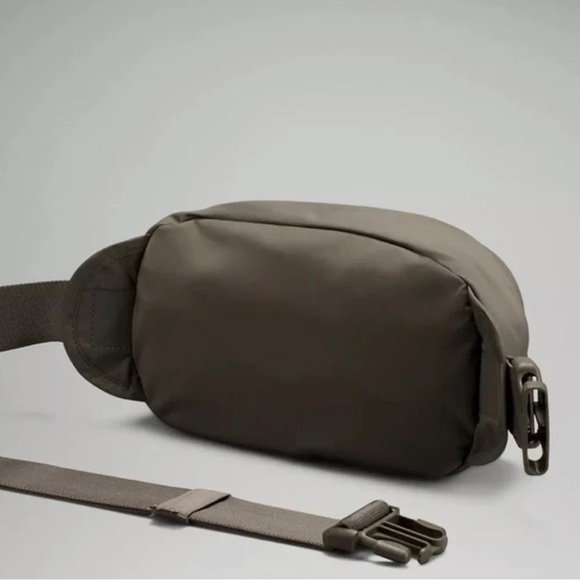 Lululemon Wunderlust Belt Bag Crossbody Bag - Picture 7 of 7
